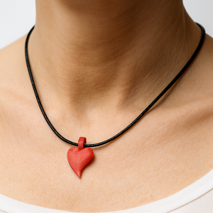 Fio com Coração Vermelho